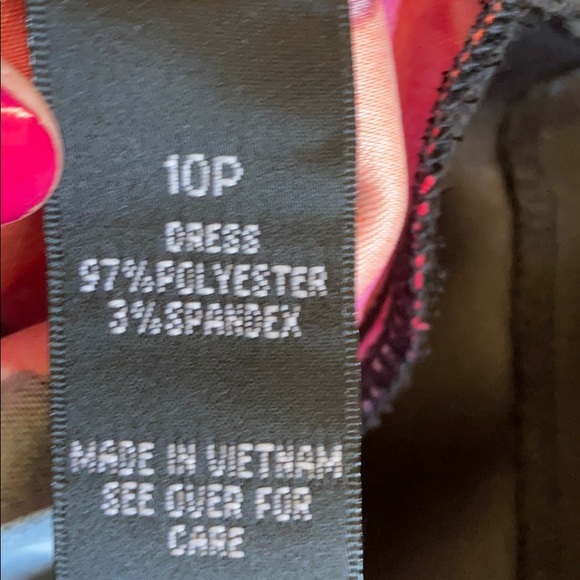 AGB-dress in sz 10P.. perfect condition.flattering - Picture 7 of 7